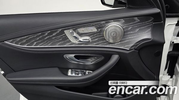 Mercedes-Benz E-Class 2022, фото 17
