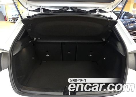 Mercedes-Benz A-Class 2023, фото 4