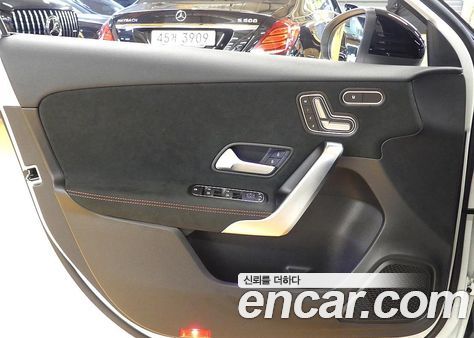 Mercedes-Benz A-Class 2023, фото 11