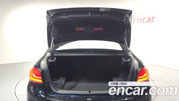 BMW 5 Series 2020, фото 20