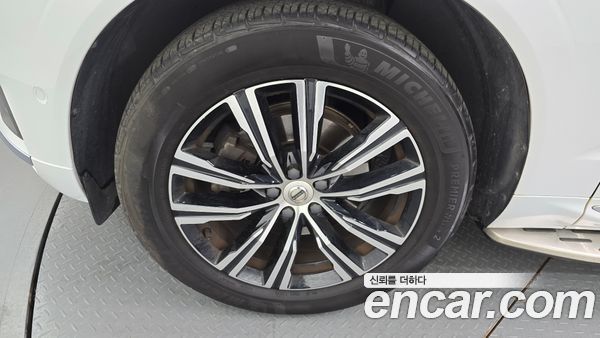 Volvo XC60 2022, фото 5