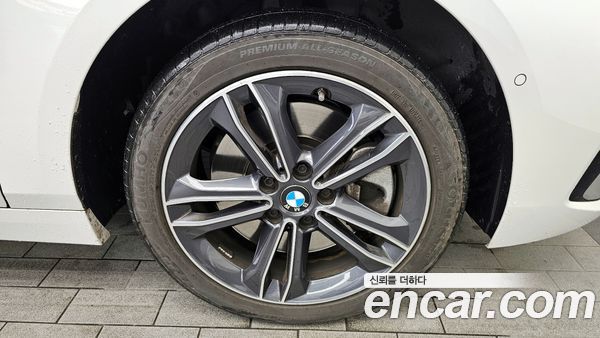 BMW 1 Series 2024, фото 5