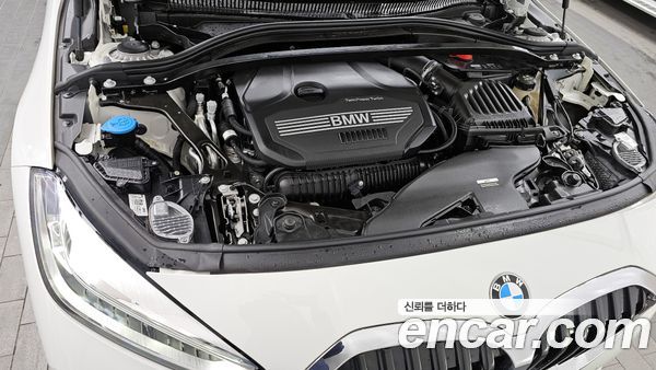 BMW 1 Series 2024, фото 6