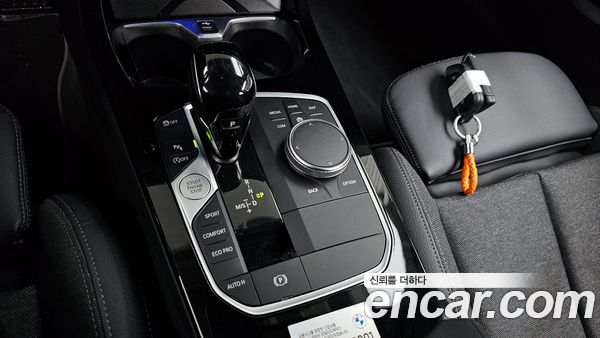BMW 1 Series 2024, фото 9
