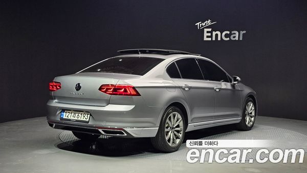 Volkswagen Passat 2022, фото 2