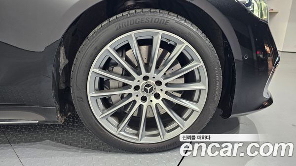 Mercedes-Benz S-Class 2023, фото 5