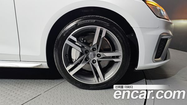 Audi A4 2021, фото 5