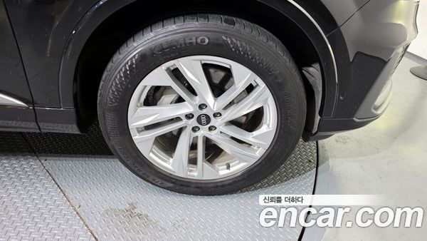 Audi Q7 2021, фото 5