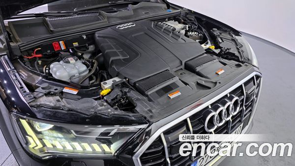 Audi Q7 2021, фото 6