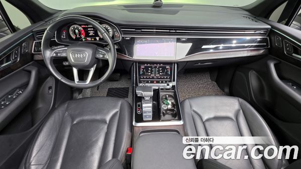 Audi Q7 2021, фото 7