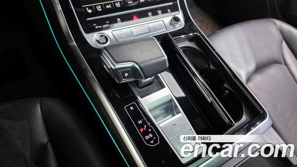 Audi Q7 2021, фото 9