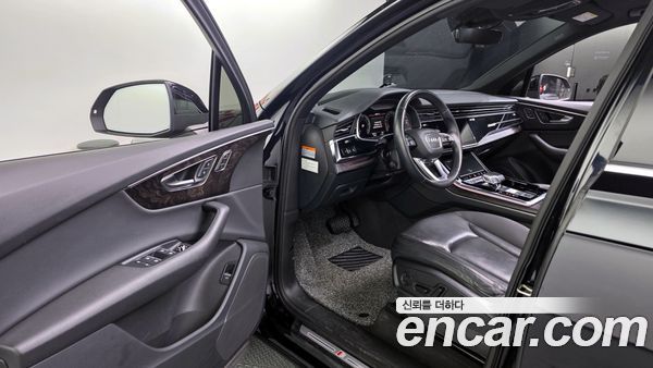 Audi Q7 2021, фото 10