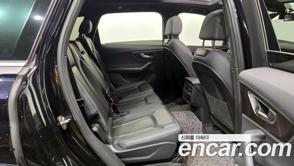 Audi Q7 2021, фото 12