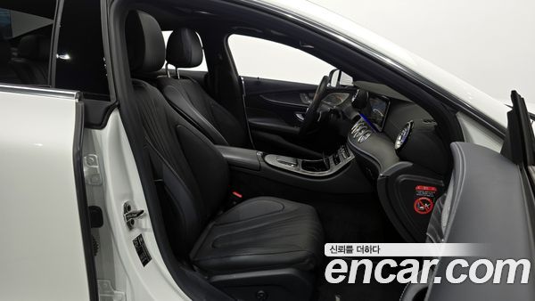 Mercedes-Benz CLS 2023, фото 10