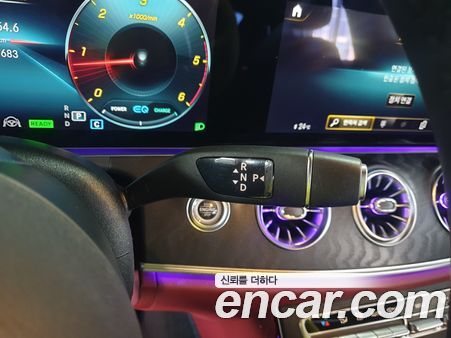 Mercedes-Benz CLS 2023, фото 10