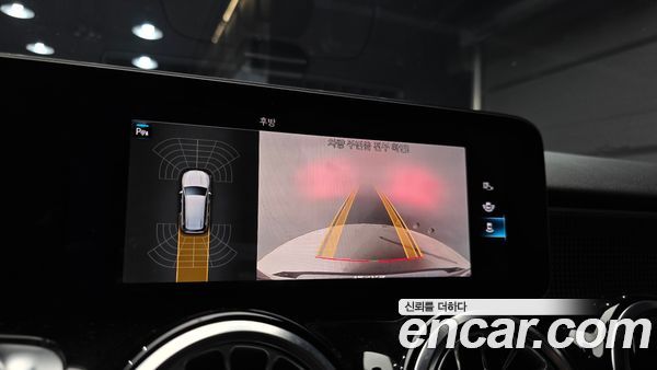 Mercedes-Benz GLB 2020, фото 15