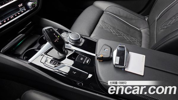BMW 5 Series 2022, фото 9
