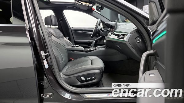 BMW 5 Series 2022, фото 10