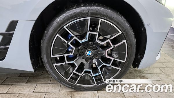 BMW i4 2025, фото 5