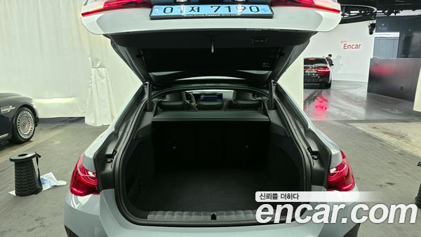 BMW i4 2025, фото 20
