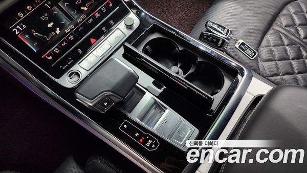 Audi Q7 2022, фото 9