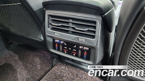 Audi Q7 2022, фото 18