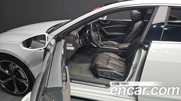 Audi A7 2021, фото 10