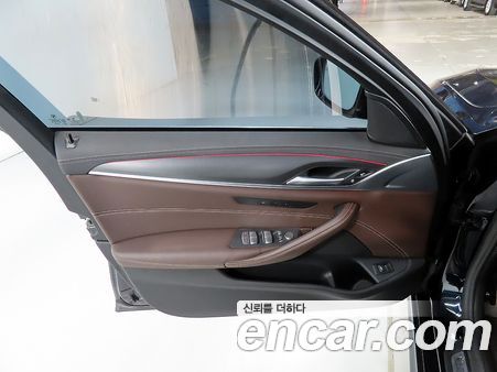 BMW 5 Series 2022, фото 12