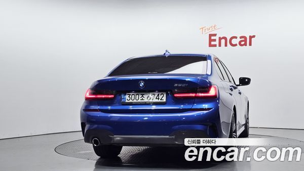 BMW 3 Series 2021, фото 4