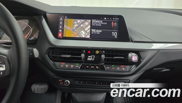 BMW 1 Series 2022, фото 14