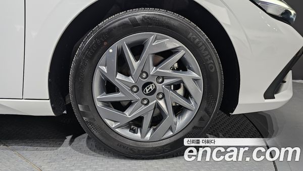 Hyundai Elantra 2025, фото 5