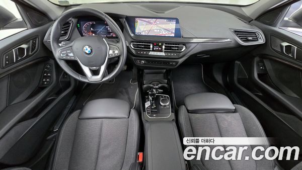 BMW 1 Series 2024, фото 7