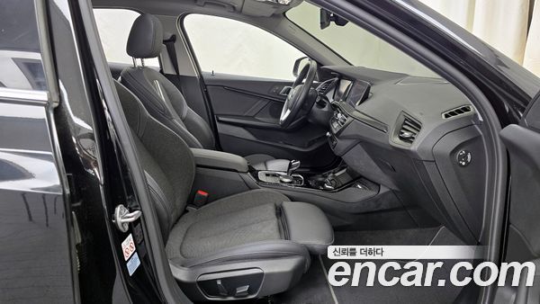 BMW 1 Series 2024, фото 11