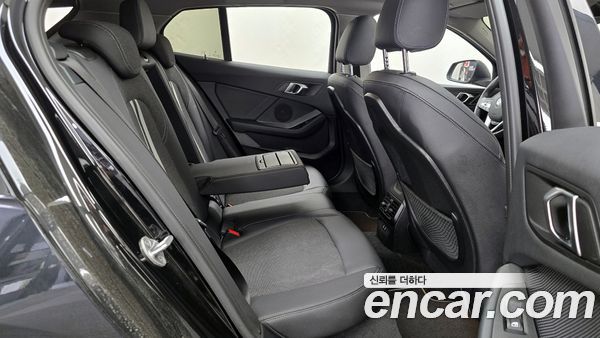 BMW 1 Series 2024, фото 12