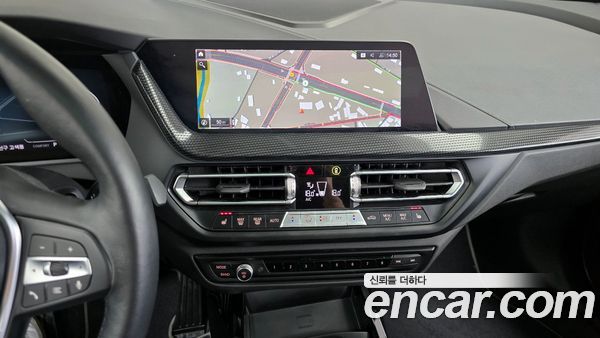 BMW 1 Series 2024, фото 14