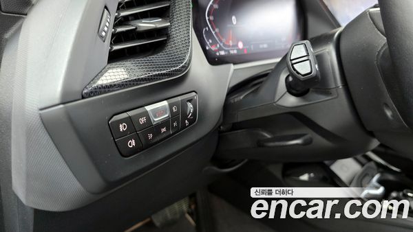 BMW 1 Series 2024, фото 18