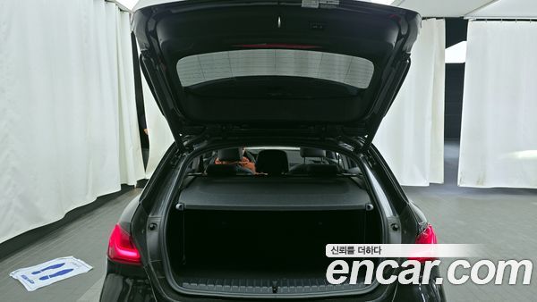 BMW 1 Series 2024, фото 20