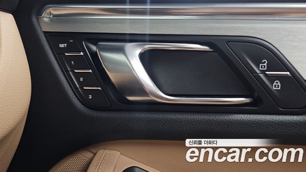 Porsche Macan 2022, фото 38
