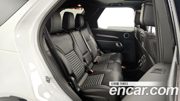 Land Rover Discovery 2023, фото 11