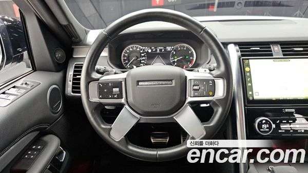Land Rover Discovery 2023, фото 13