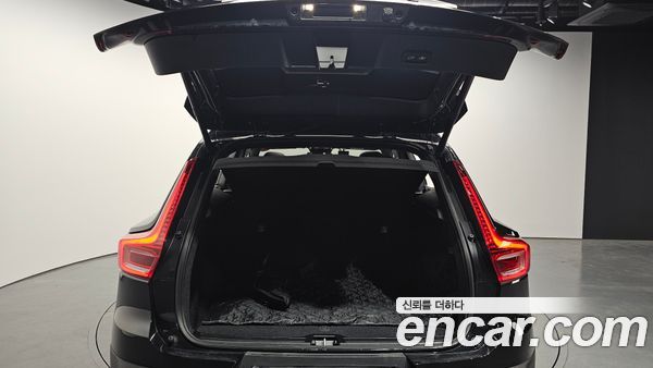 Volvo XC40 2025, фото 26