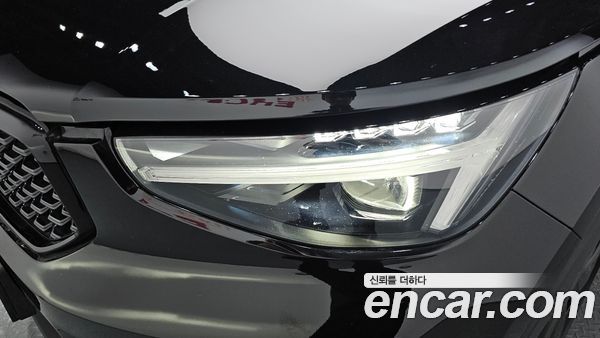 Volvo XC40 2025, фото 8