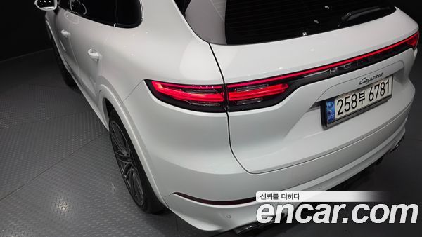 Porsche Cayenne 2021, фото 9