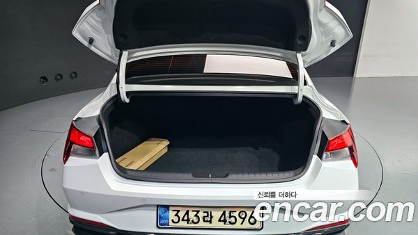 Hyundai Elantra 2021, фото 30