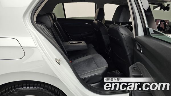 Volkswagen Golf 2025, фото 16