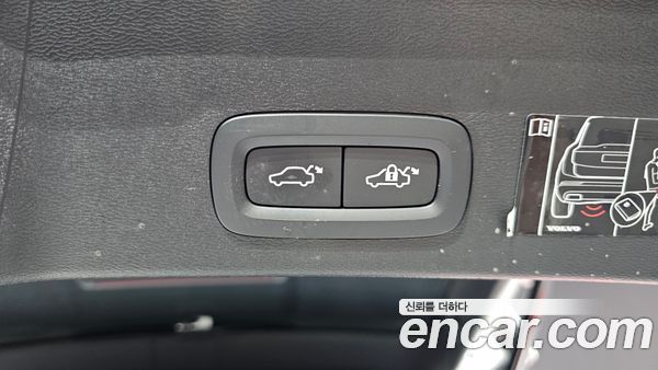 Volvo XC40 2021, фото 30