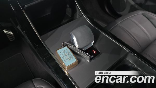 Land Rover Range Rover Evoque 2025, фото 12