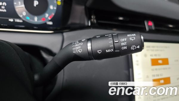 Land Rover Range Rover Evoque 2025, фото 32