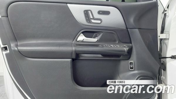 Mercedes-Benz GLB 2021, фото 15