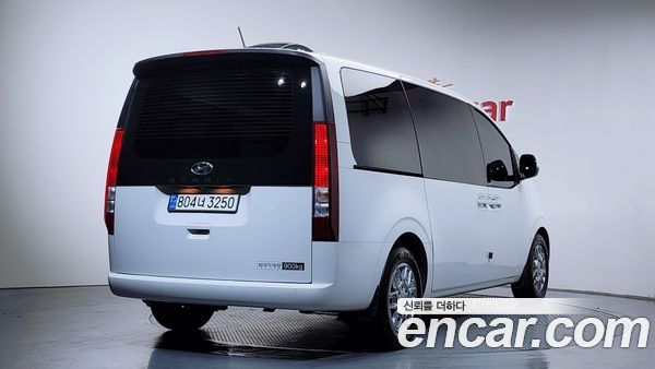 Hyundai Staria 2023, фото 2